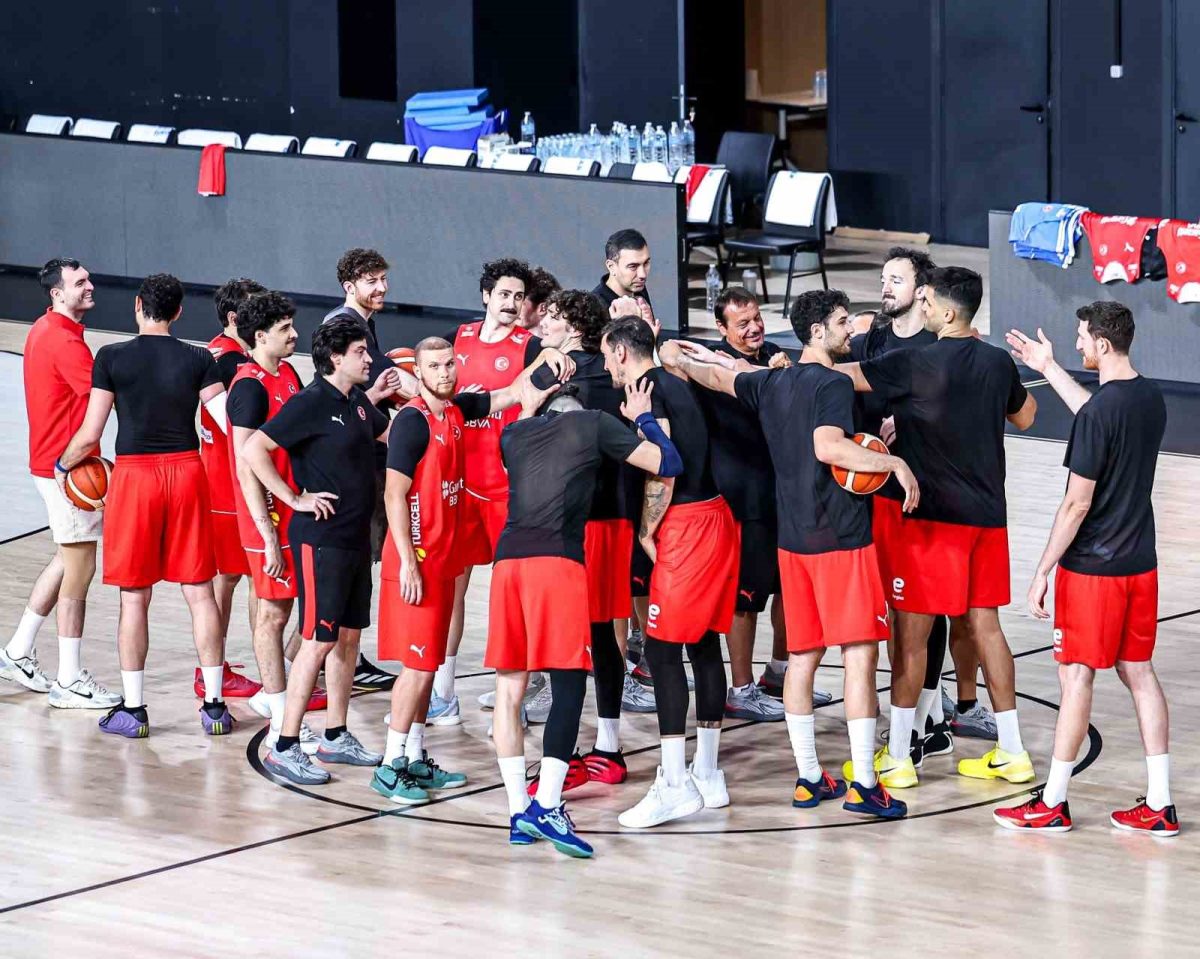 A Milli Erkek Basketbol Takımı Antalya'da Kampta