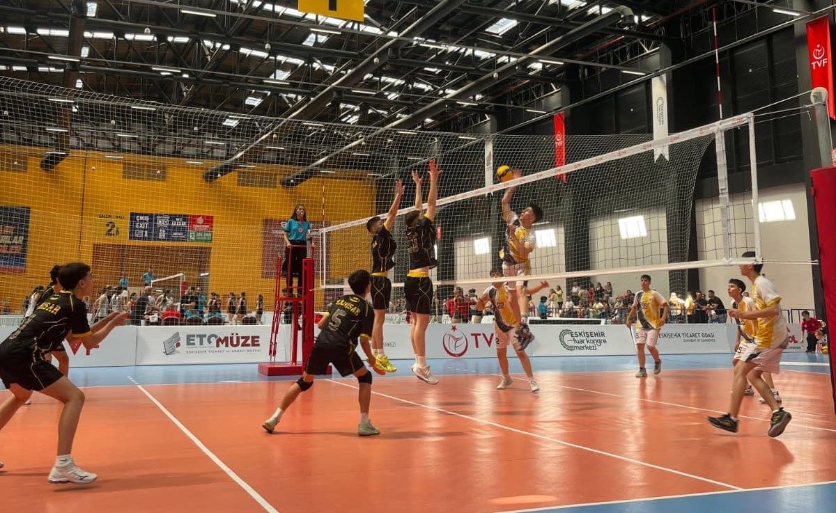 Akhisar Gençlik ve Spor Kulübü Türkiye'de İlk 16'da
