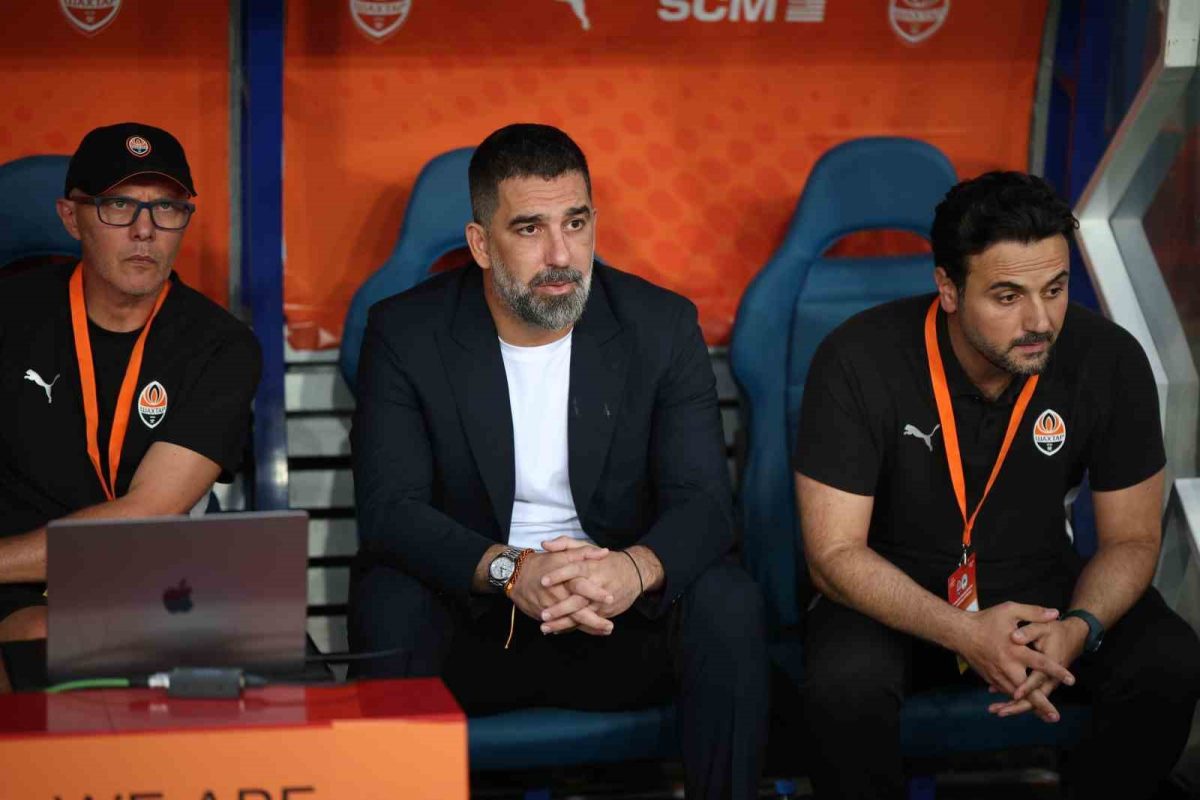 Arda Turan, Ukrayna’da yılın teknik direktörü seçildi - Foto 3
