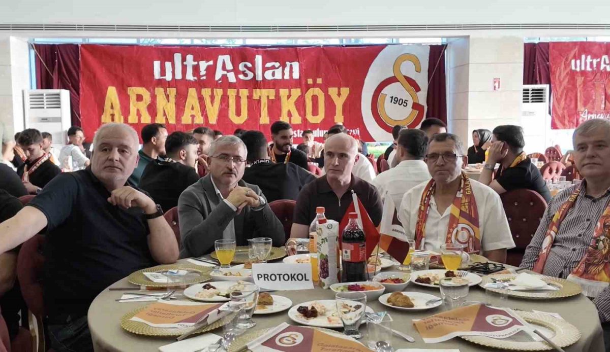 Arnavutköy’de Galatasaraylılar hem 26. şampiyonluğu hem de derneklerinin 10. yılını kutladı - Foto 2