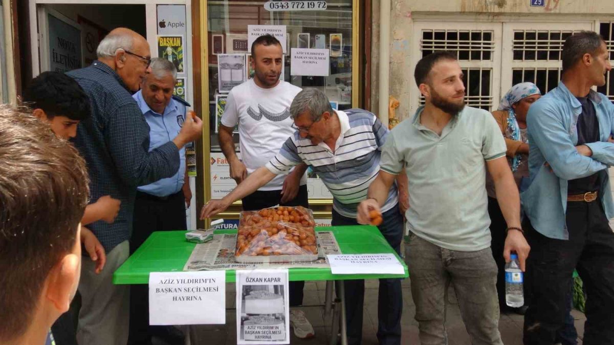 Aziz Yıldırım’ın başkanlık zaferi Gercüş’te tatlıyla kutlandı