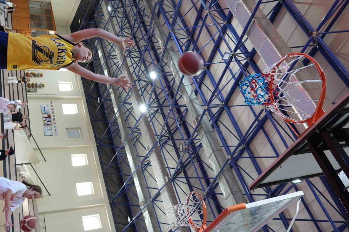 Balıkesir'de Özel Çocuklar Basketbolla Eğlendi - Foto 4
