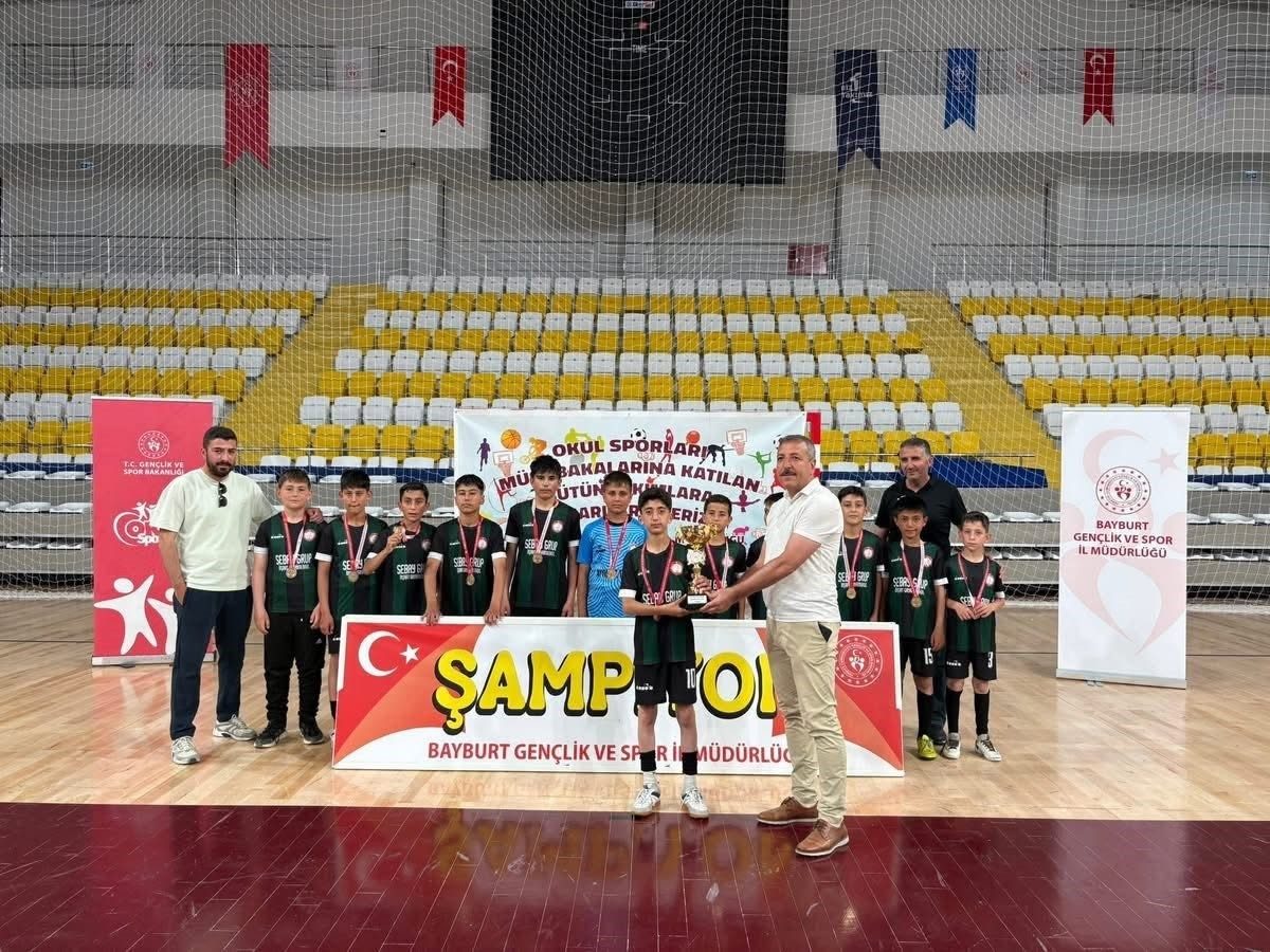 Bayburt'ta Küçük Erkekler Futsal Şampiyonu Belli Oldu