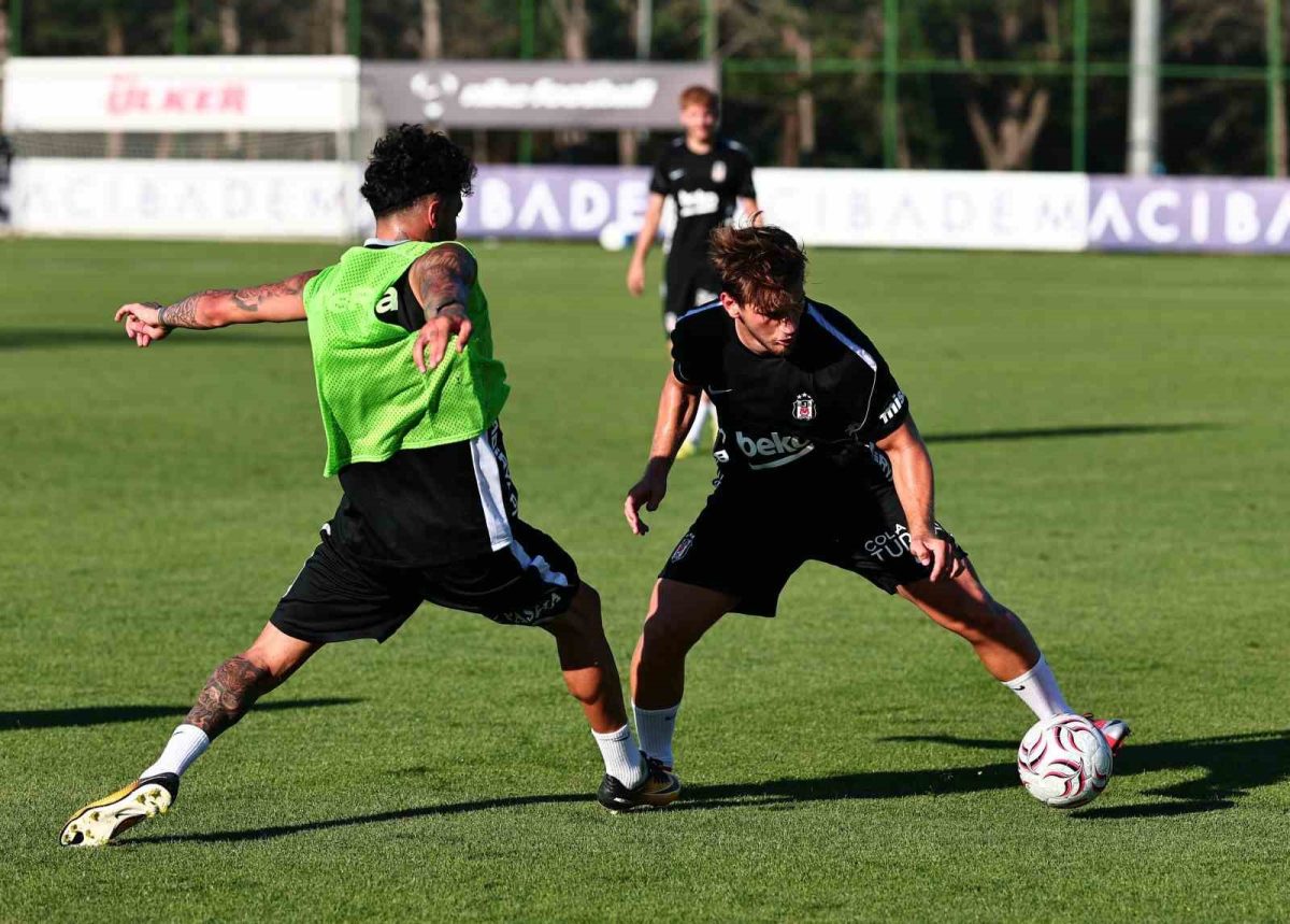 Beşiktaş, günü çift antrenmanla tamamladı