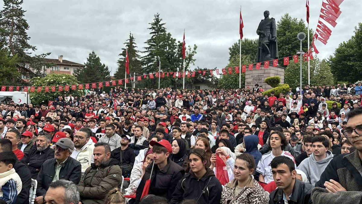 Bolu’da ’Dünya Kupası’ coşkusu sokağa taştı: Anıtpark’ta tarihi heyecan - Foto 3