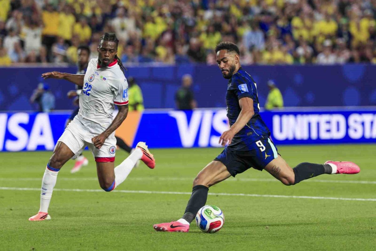 Brezilya, Haiti'yi İlk Yarıda Bitirdi: 3-0 - Foto 2