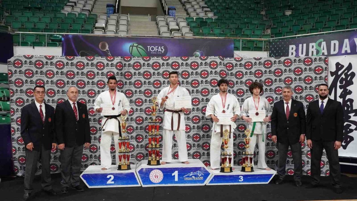 Bursa'da 1. Türkiye Açık Kyokushin Karate Kupası Düzenlendi - Foto 2