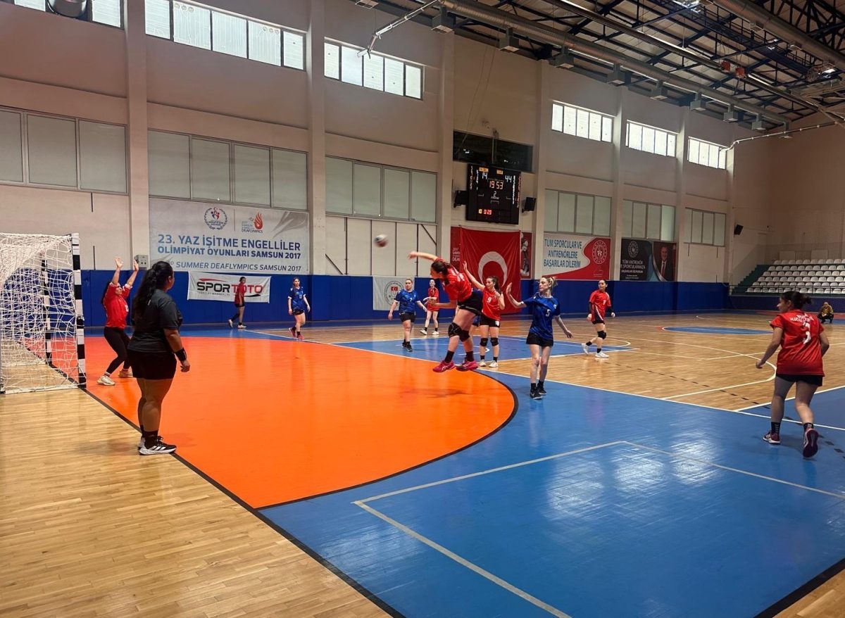 BUÜ Kadın Hentbol Takımı Türkiye Şampiyonu Oldu - Foto 2