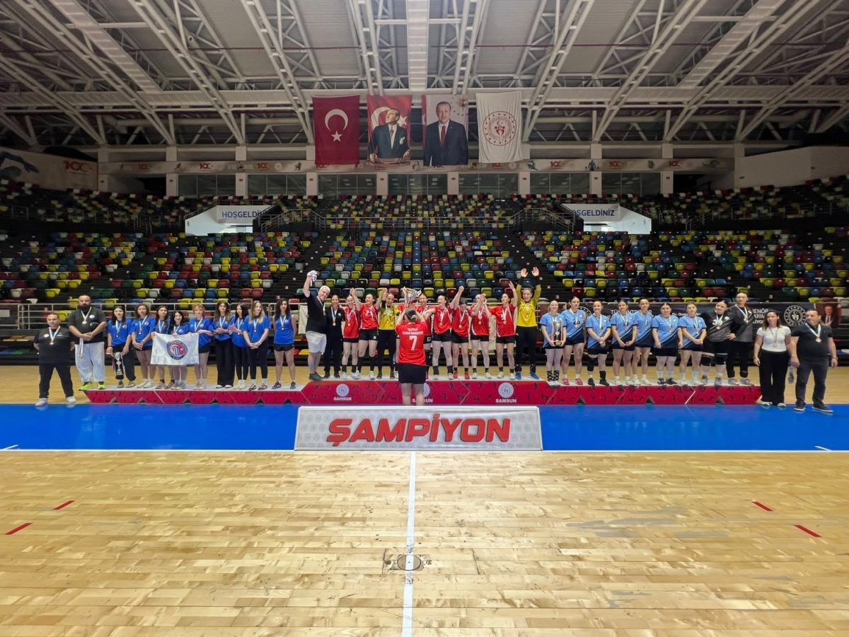 BUÜ Kadın Hentbol Takımı Türkiye Şampiyonu Oldu - Foto 3