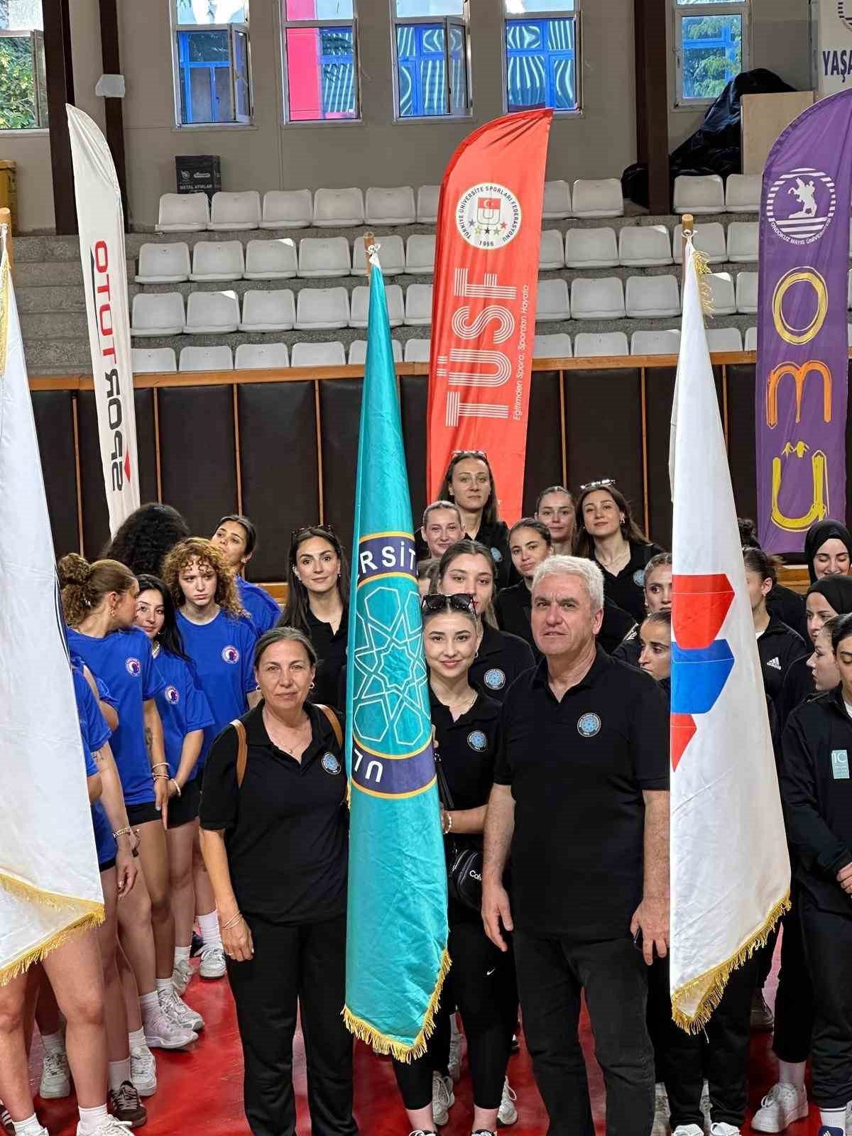 BUÜ Kadın Hentbol Takımı Türkiye Şampiyonu Oldu - Foto 4