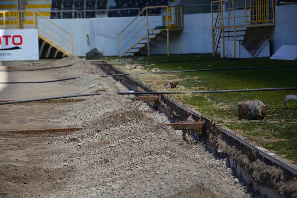Çorum Şehir Stadyumu Süper Lig İçin Yenileniyor - Foto 8