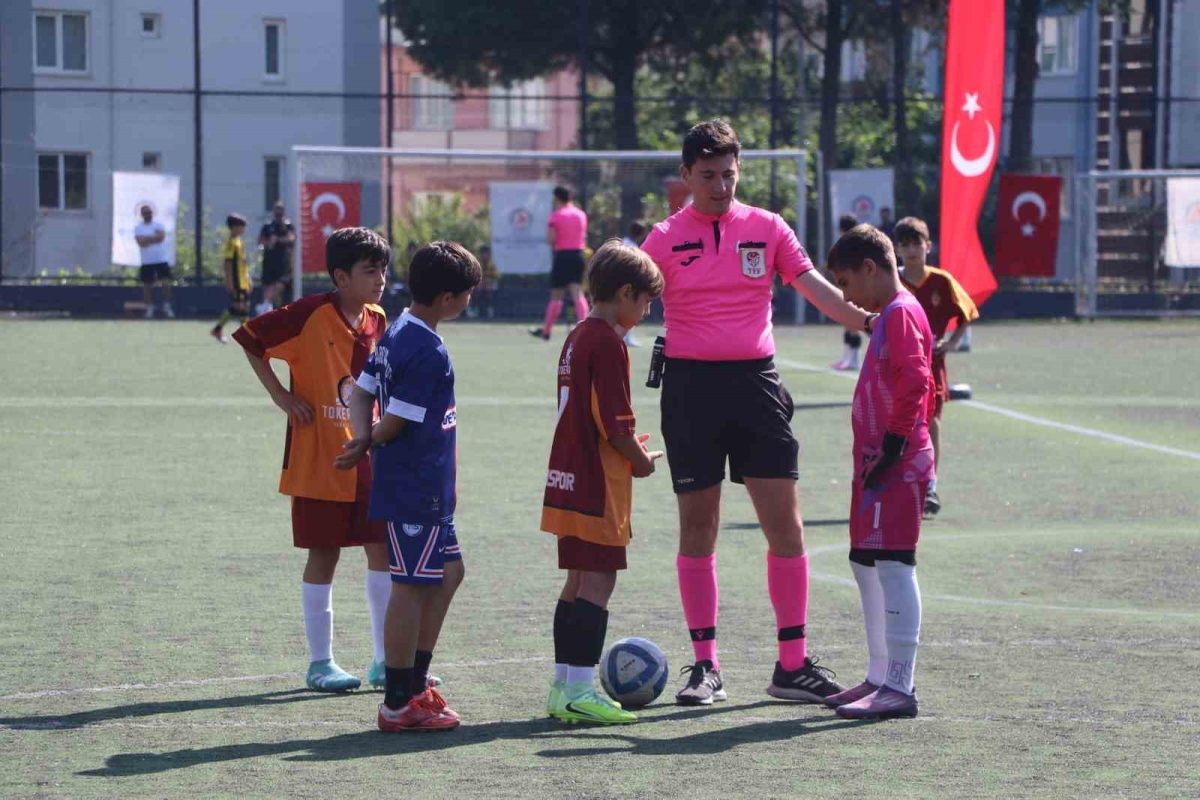 Denizli U-10 Futbol Ligi'nde Şampiyon Tuna Aras Spor