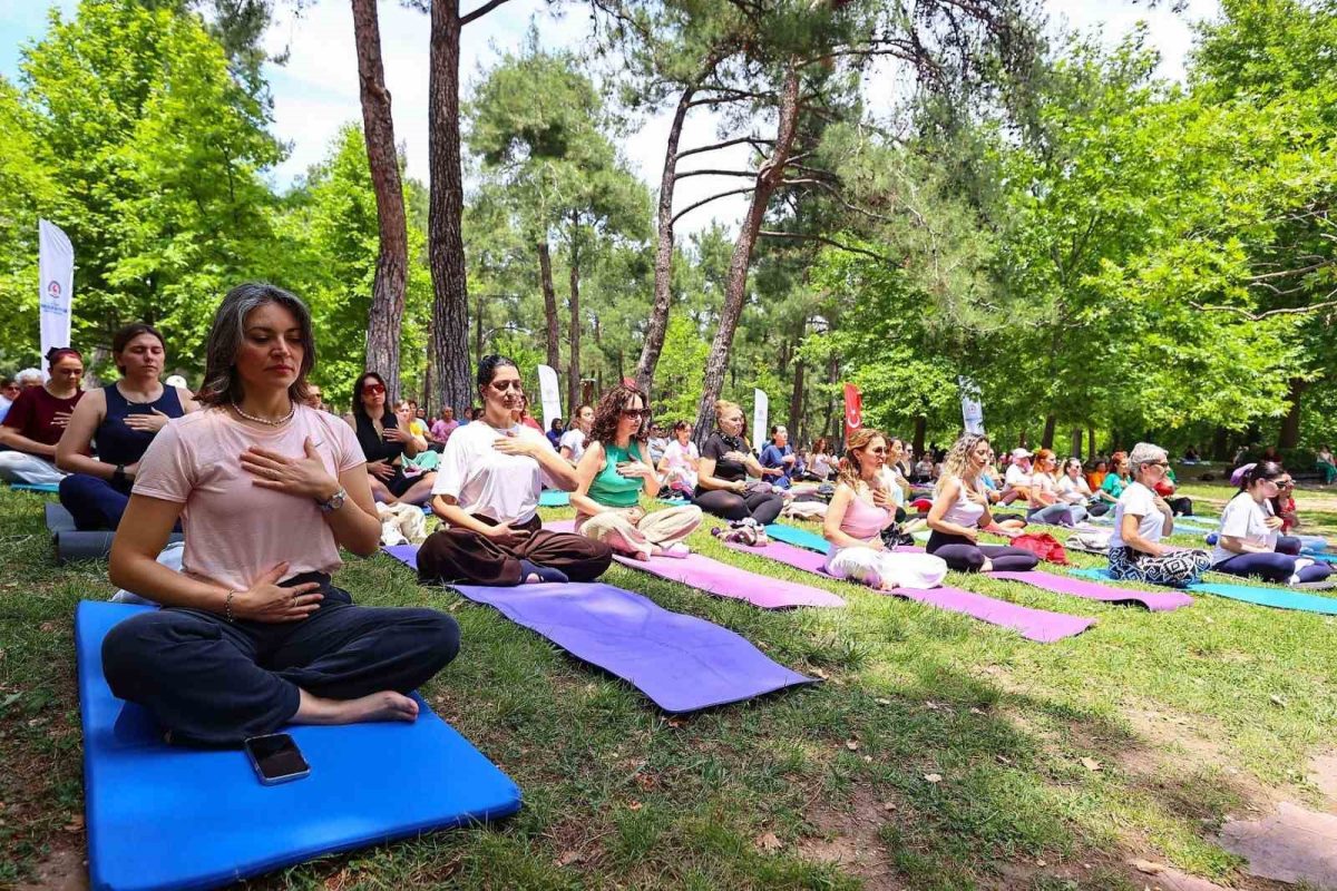 Denizli'de Dünya Yoga Günü Etkinliği Düzenlendi - Foto 2
