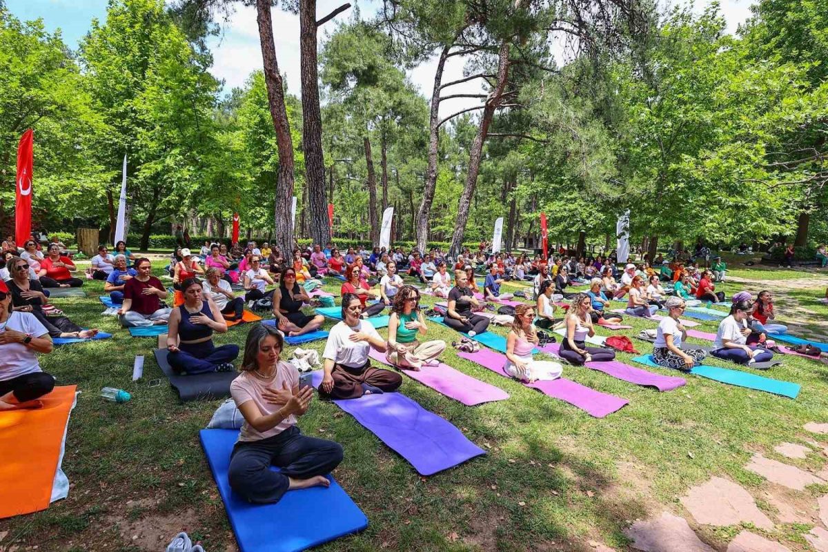 Denizli'de Dünya Yoga Günü Etkinliği Düzenlendi