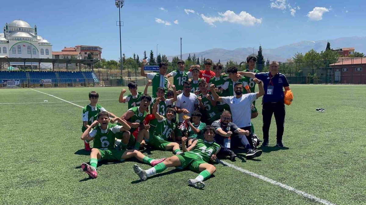 Diyarbakır DSİ Spor U15 Türkiye'de Son 4'e Kaldı - Foto 2