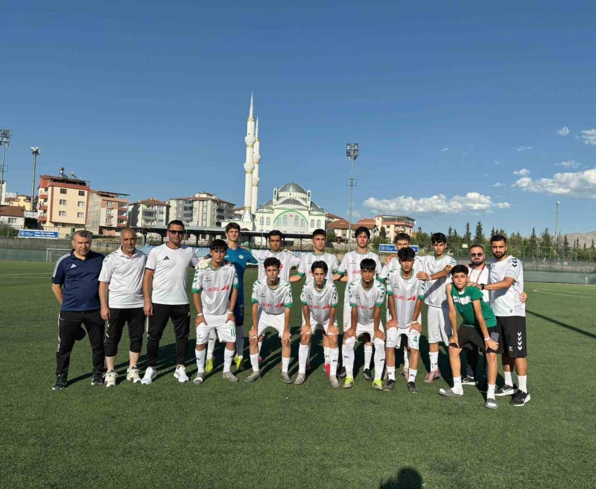 Diyarbakır DSi Spor U15 takımı Türkiye’nin en iyi 4 takımı arasında