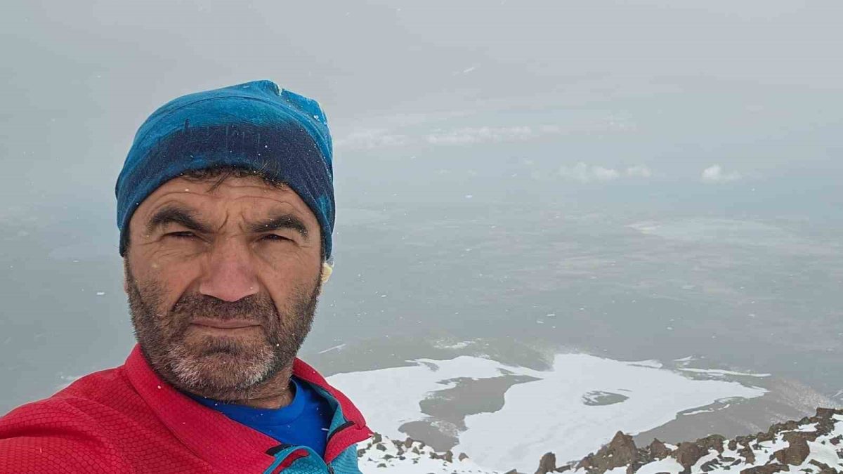 Diyarbakırlı dağcıdan Süphan Dağı’na başarılı solo tırmanış - Foto 4