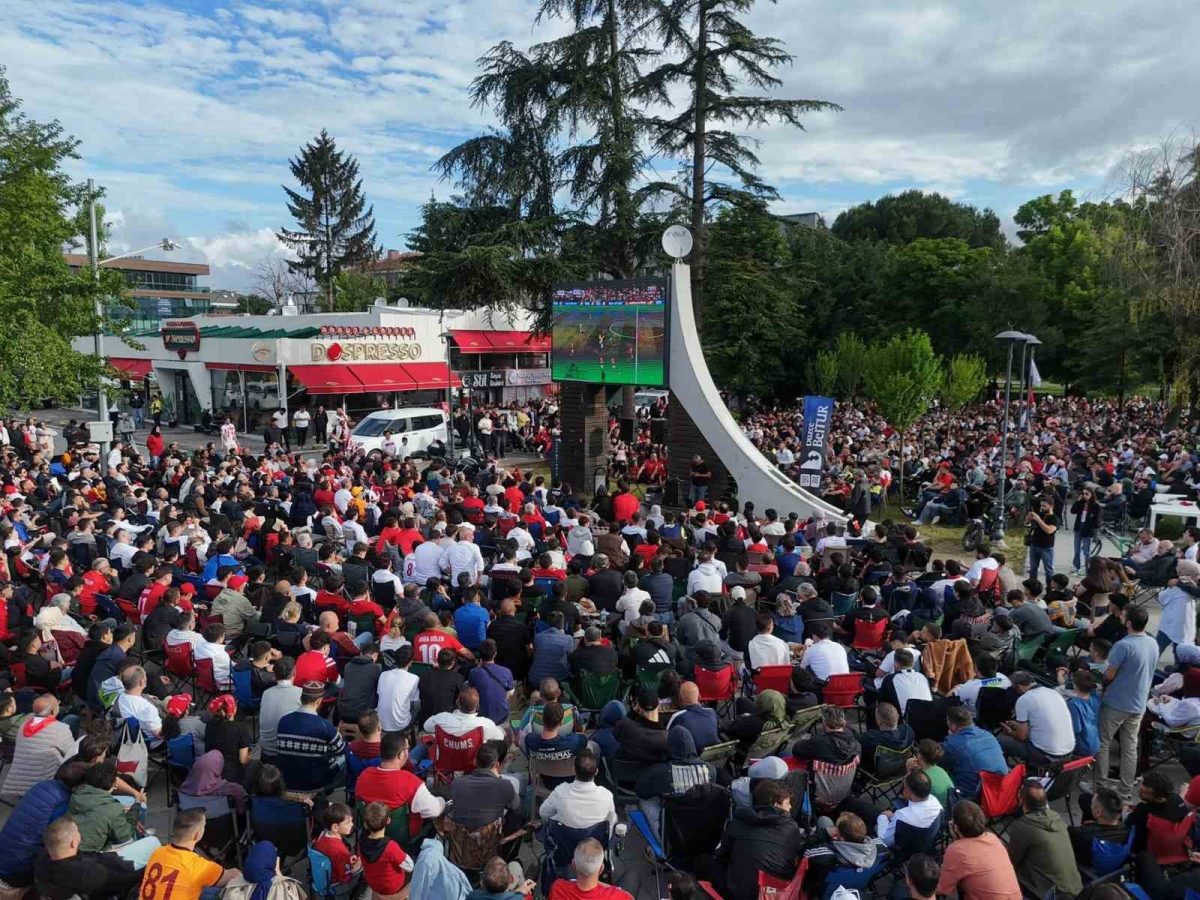 Düzce’de milli maç heyecanı - Foto 6