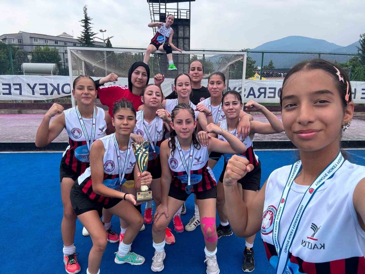 Ege Yıldızları U16 Hokey Ligi'nde Türkiye İkincisi Oldu