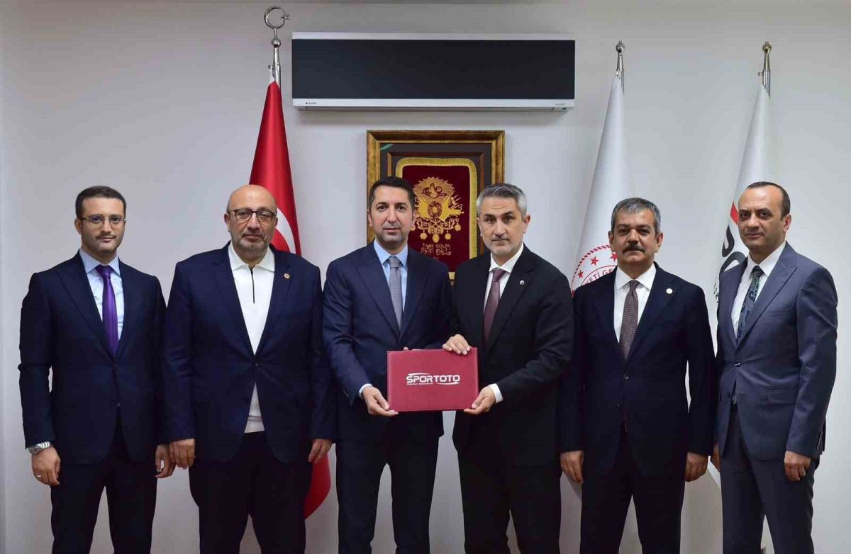 Elazığ’a 10 yeni spor sahası