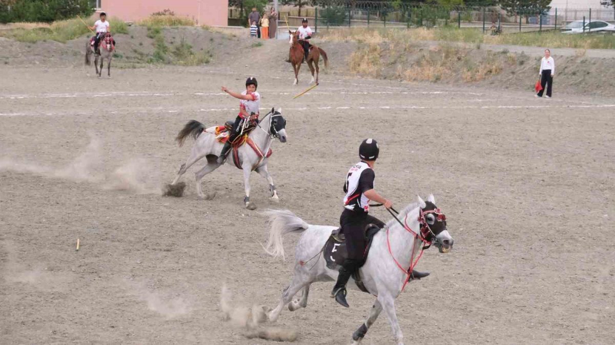 Erzincan'da Atlı Cirit İl Birinciliği Sona Erdi - Foto 2