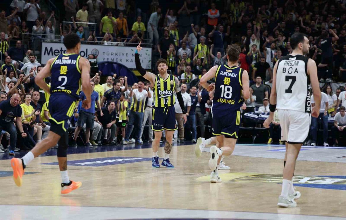 Fenerbahçe, Beşiktaş karşısında seriyi 1-1’e getirdi - Foto 2