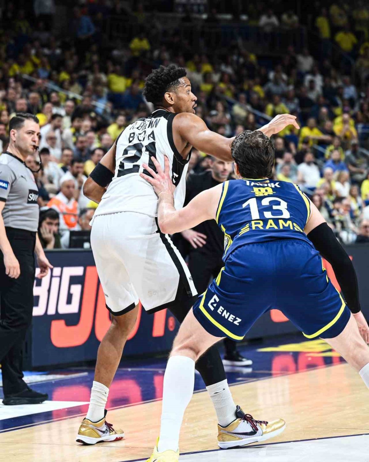 Fenerbahçe, Beşiktaş karşısında seriyi 1-1’e getirdi - Foto 7