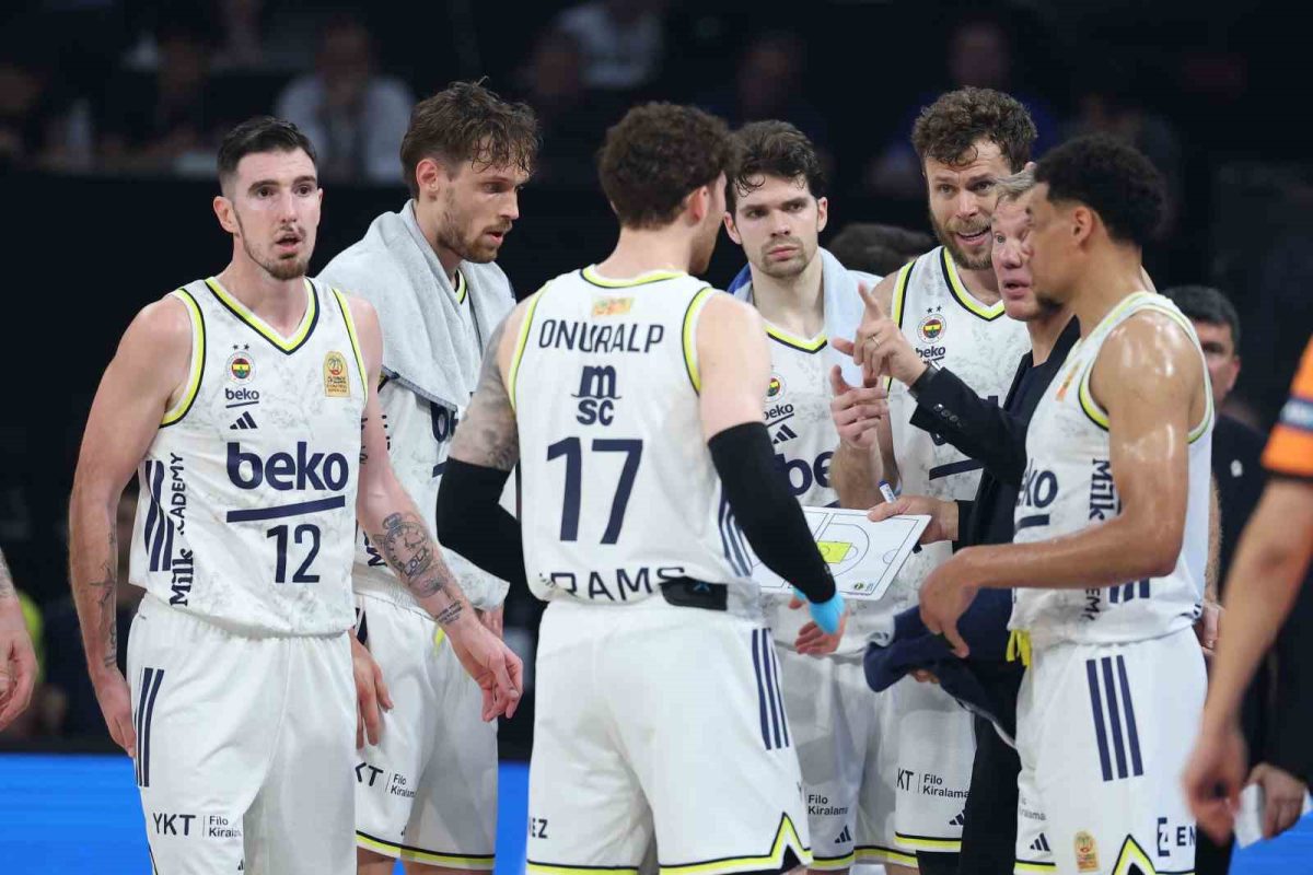 Fenerbahçe Beşiktaş'ı Deplasmanda Yendi, Seride 2-1 Öne Geçti - Foto 6