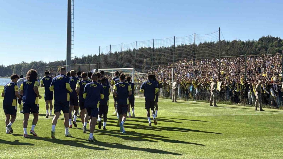 Topuk Yaylası’nda sarı-lacivert coşku: Fenerbahçe’yi 20 bin taraftar yalnız bırakmadı