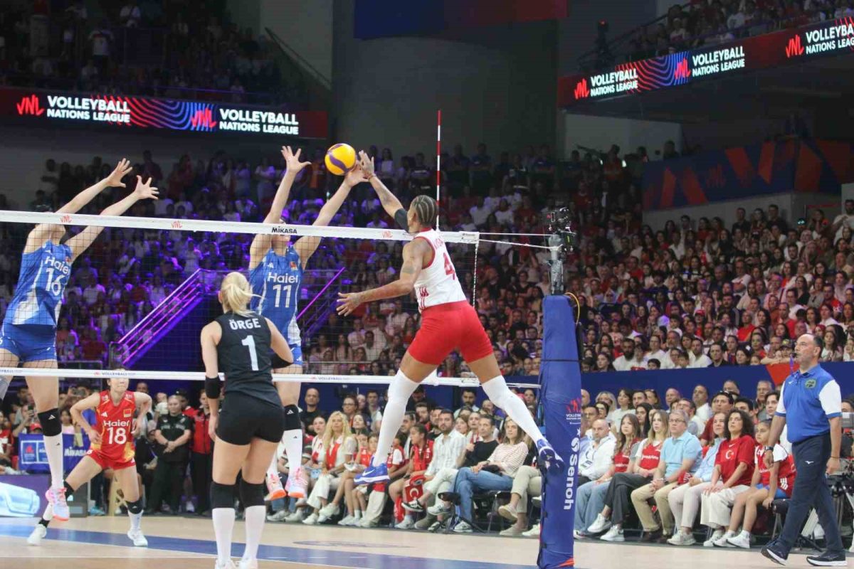 Filenin Sultanları Çin'i Devirdi: 3-2 - Foto 6