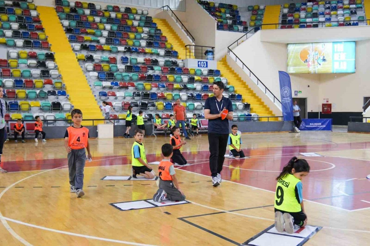 Geleneksel çocuk oyunları şenliği büyük coşkuyla tamamlandı - Foto 2
