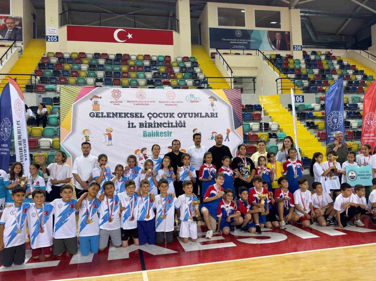 Geleneksel çocuk oyunları şenliği büyük coşkuyla tamamlandı - Foto 6