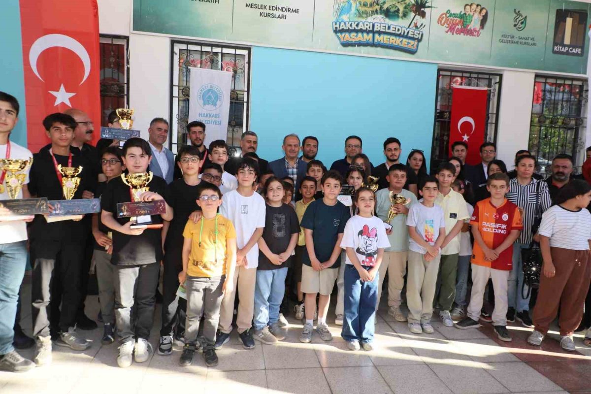 Hakkâri'de 120 Sporculu Satranç Turnuvası Sona Erdi - Foto 3