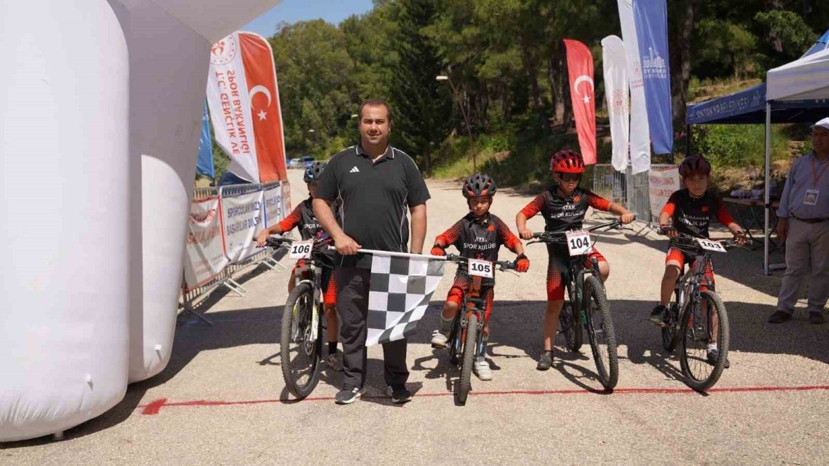 Hatay'da Dağ Bisikleti Yarışması Coşkuyla Yapıldı - Foto 2