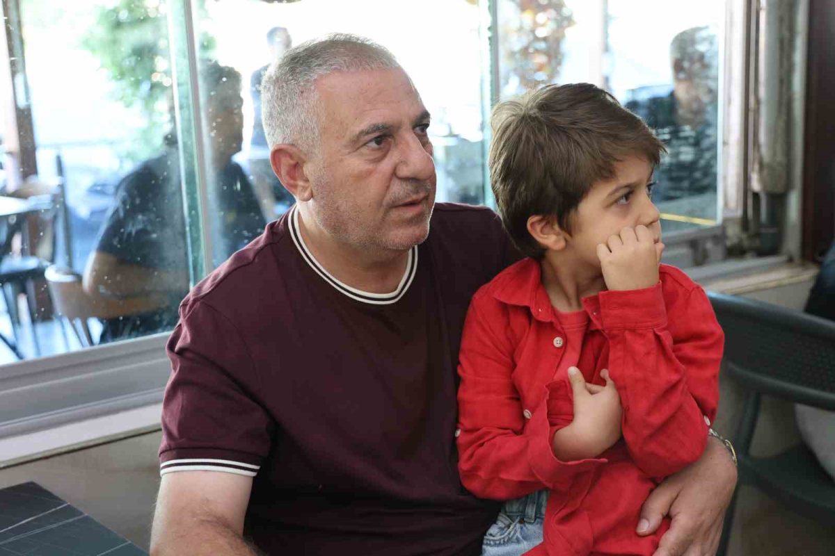 Hem ciğer yediler hem de dev ekranda maçı izlediler - Foto 4