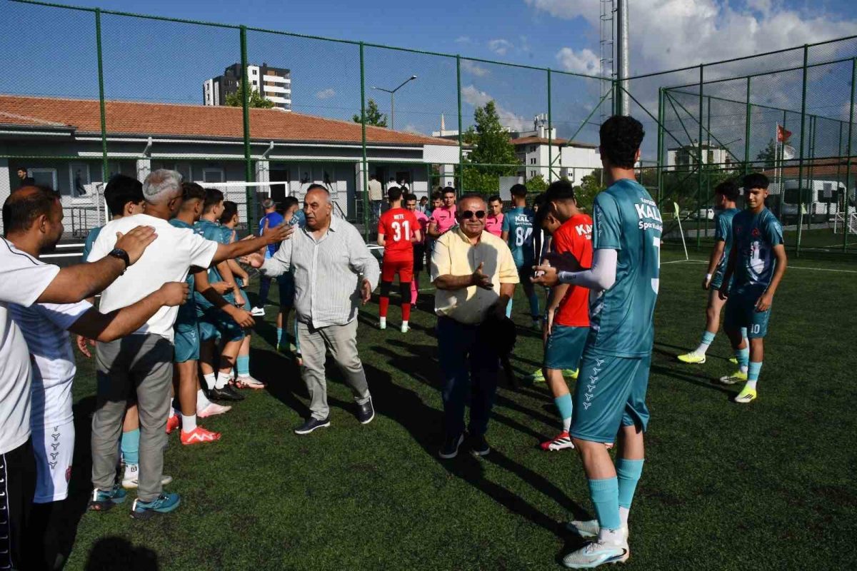 Kalespor'dan Şampiyon Cırgalanspor'a Alkışlı Jest - Foto 2