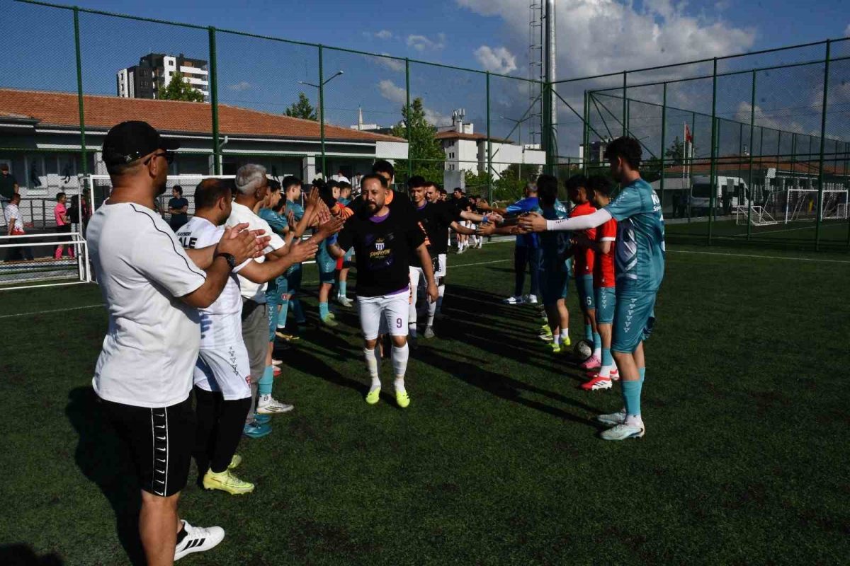 Kalespor'dan Şampiyon Cırgalanspor'a Alkışlı Jest - Foto 3