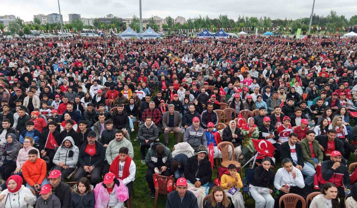 Kayseri, milli takım için tek yürek oldu - Foto 2