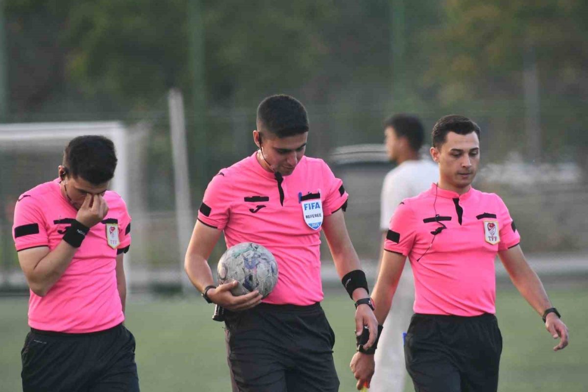 Kayserili Hakem Samed Armut Hakemliği Bıraktı - Foto 2