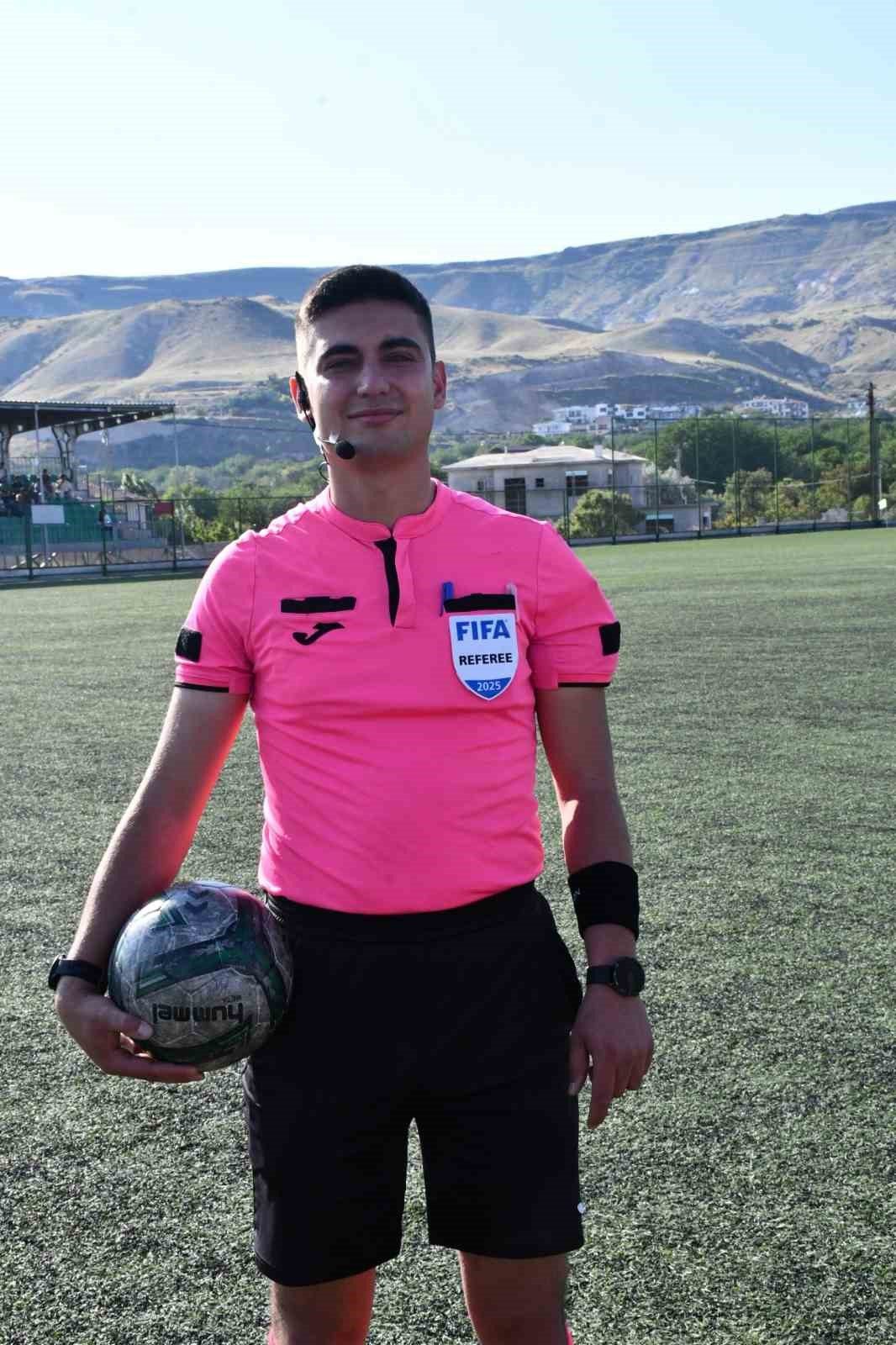 Kayserili Hakem Samed Armut Hakemliği Bıraktı - Foto 6