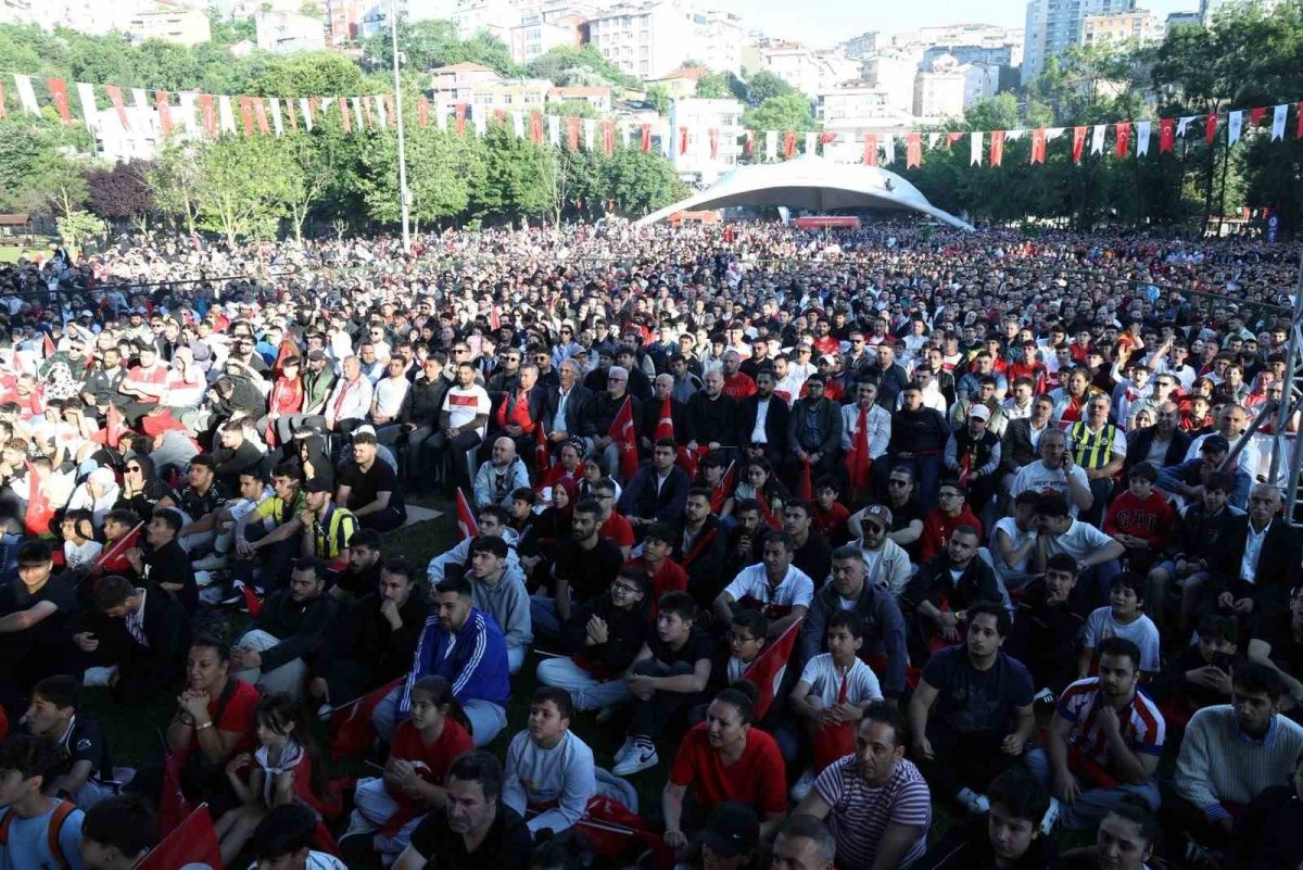 Kâğıthane’de Dünya Kupası heyecanı dev ekranlarda yaşandı - Foto 2