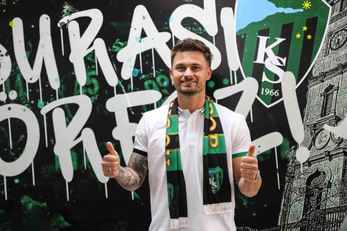 Kocaelispor'da Karol Linetty Sözleşmesini Uzattı