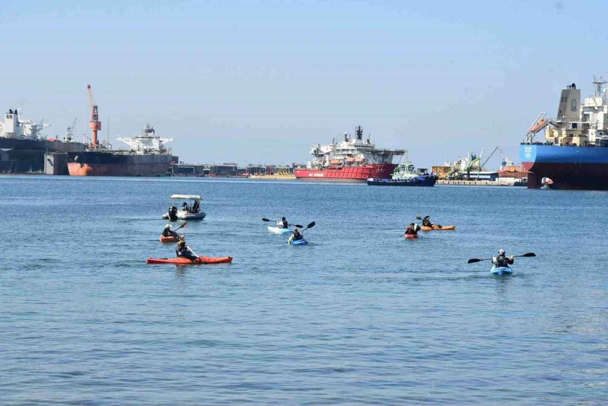Marmara Denizi’nde ücretsiz kano keyfi havadan görüntülendi