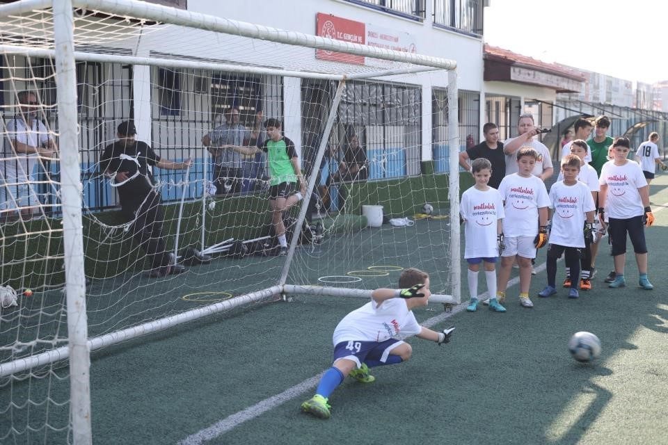Merkezefendi Yaz Spor Okullarında kaleci eğitimleri başlıyor