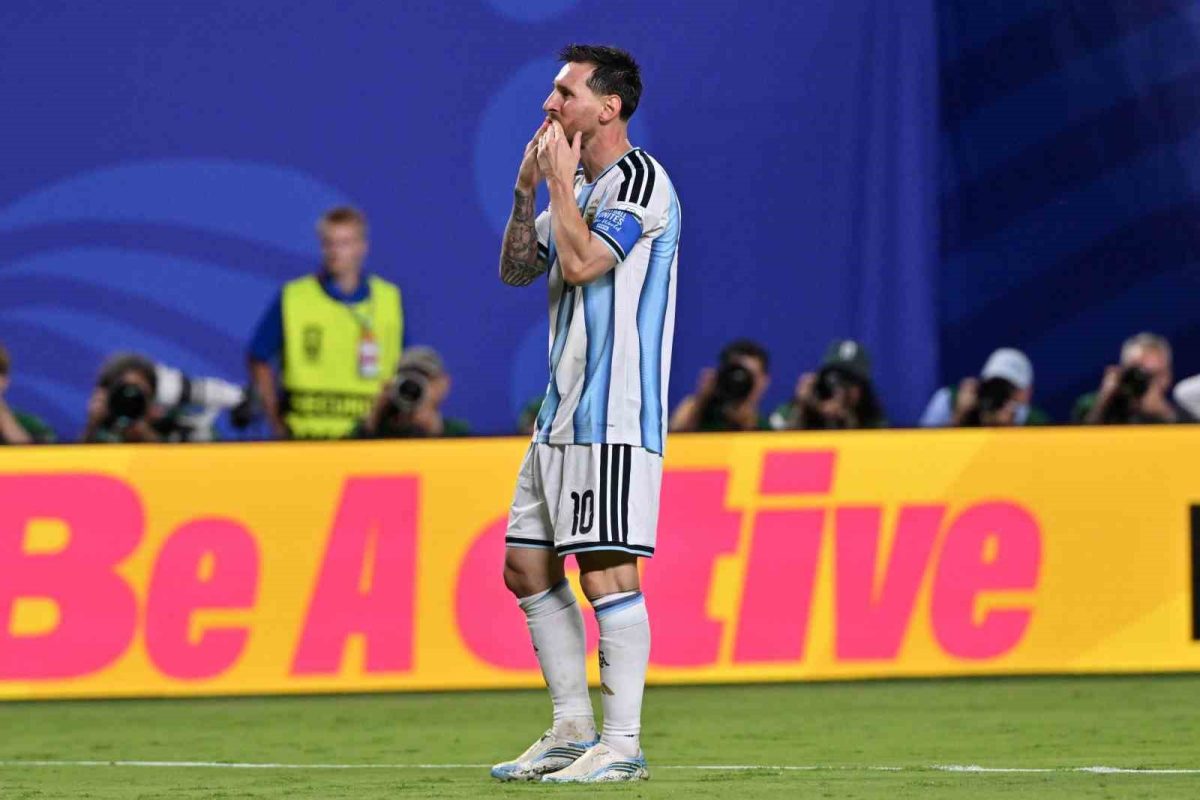Messi Tarihe Geçti: Arjantin Cezayir'i 3-0 Mağlup Etti - Foto 2