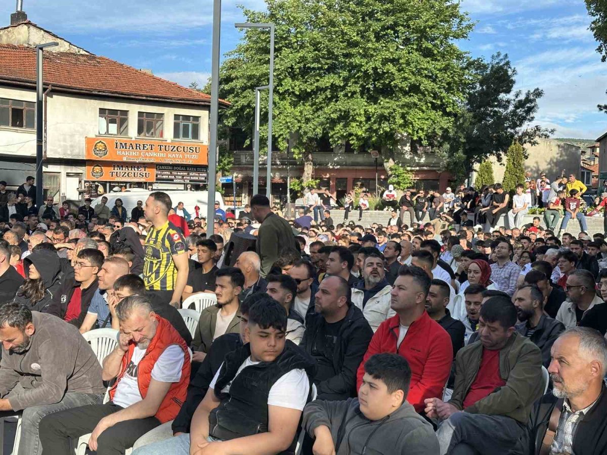 Milli maç heyecanı Çankırı’da dev ekranda yaşanıyor - Foto 4