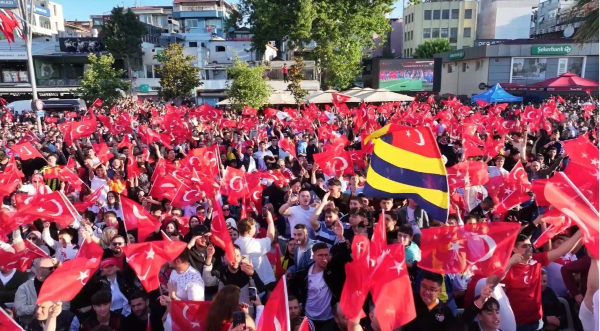 Milli maç heyecanı Pendik Sahili’nde doyasıya yaşandı - Foto 3