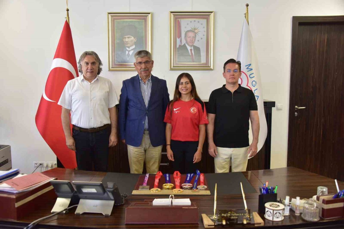 Milli Okçu Hazal Burun'dan Rektör Kaçar'a Ziyaret - Foto 2