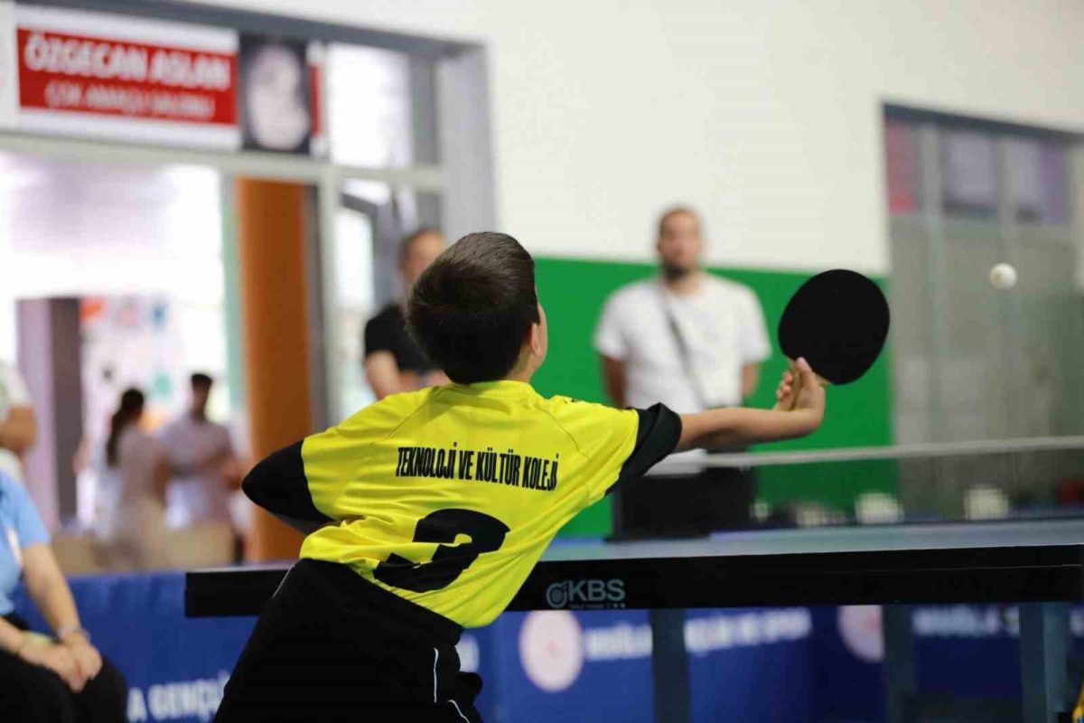 Muğla'da Okul Sporları Masa Tenisi İl Birinciliği Sona Erdi - Foto 6
