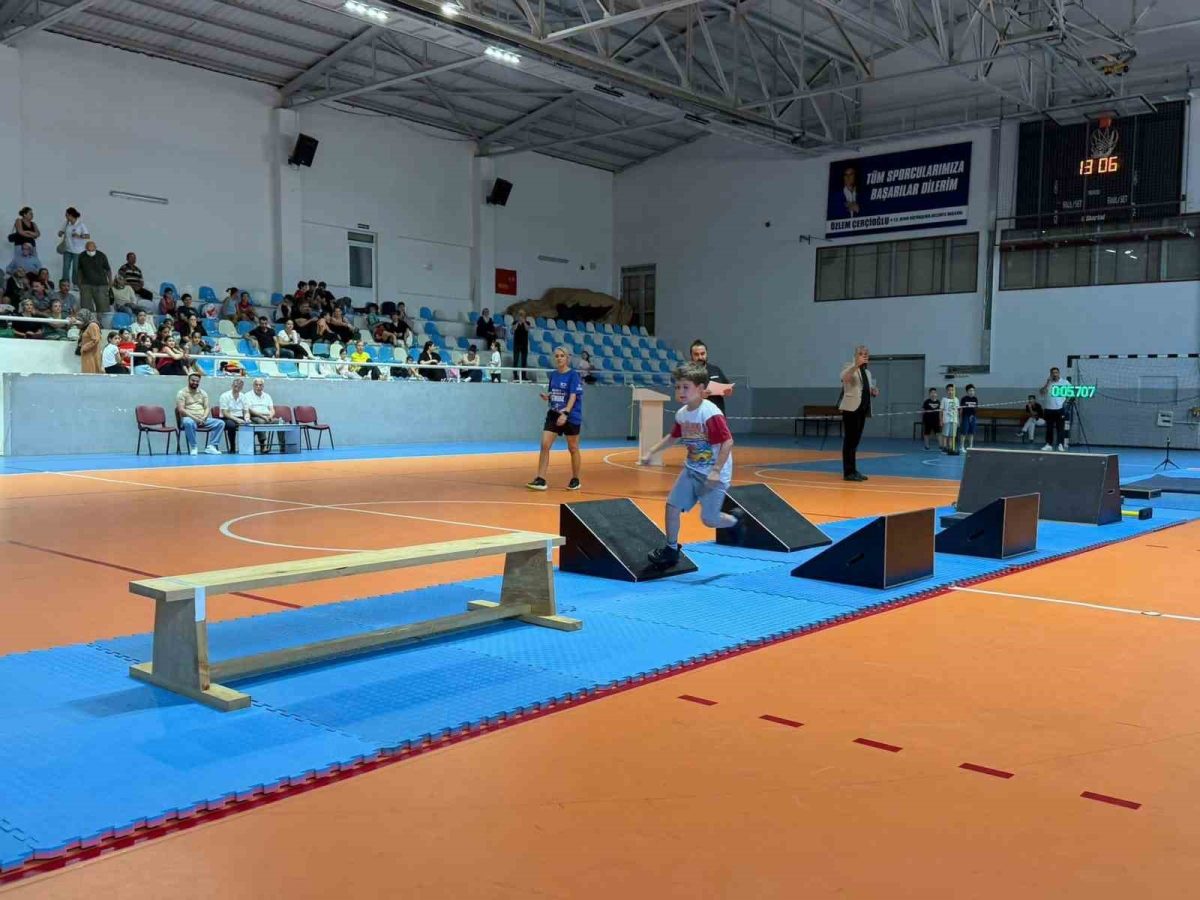 Nazilli'de Okul Sporları Parkur Cimnastik Heyecanı